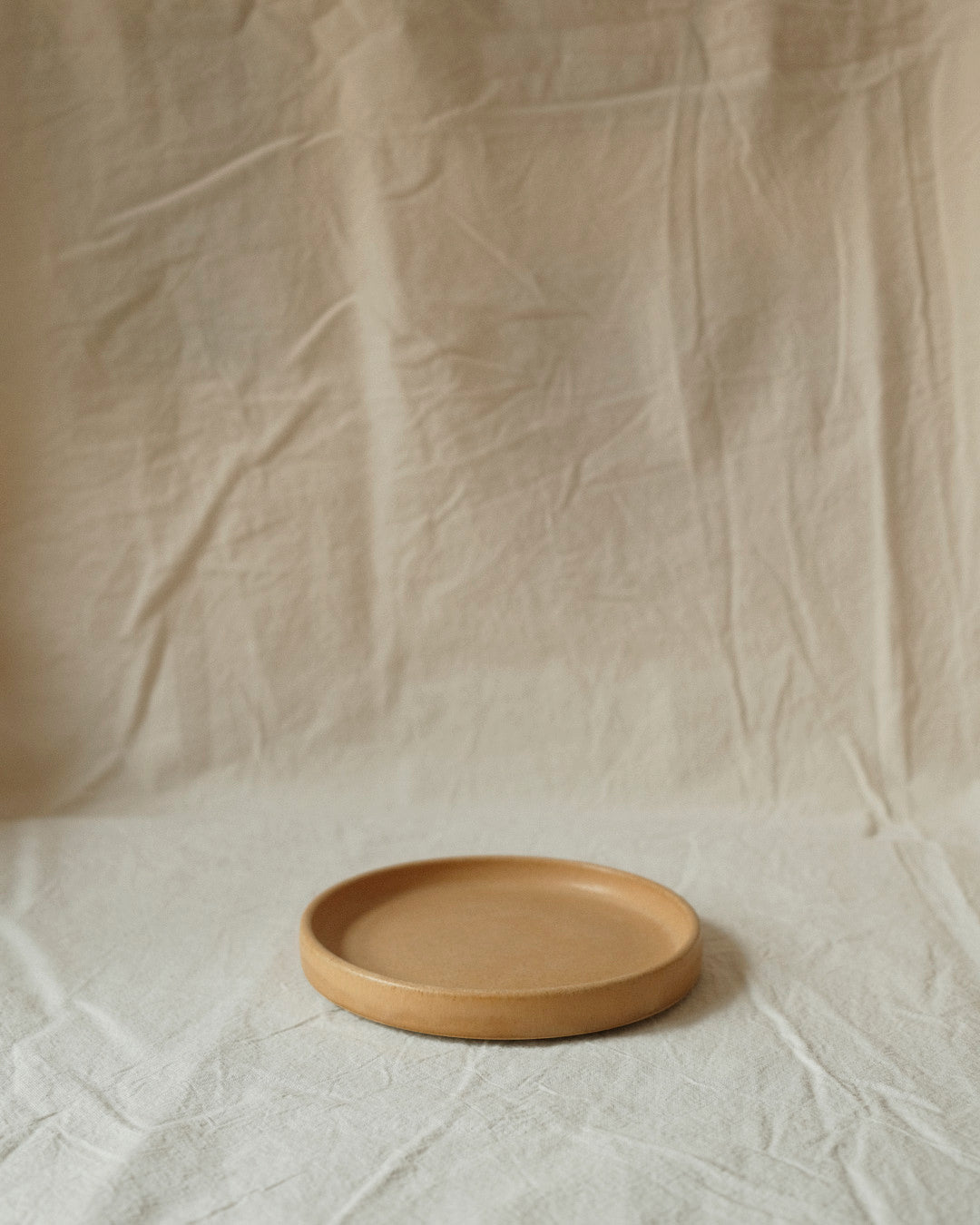 Ocher plate / 12 cm